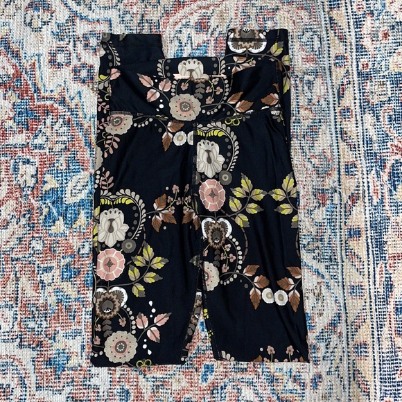 The Upside Black Floral Full Length Leggings SZ US 2 VGUC - Picture 1 of 3